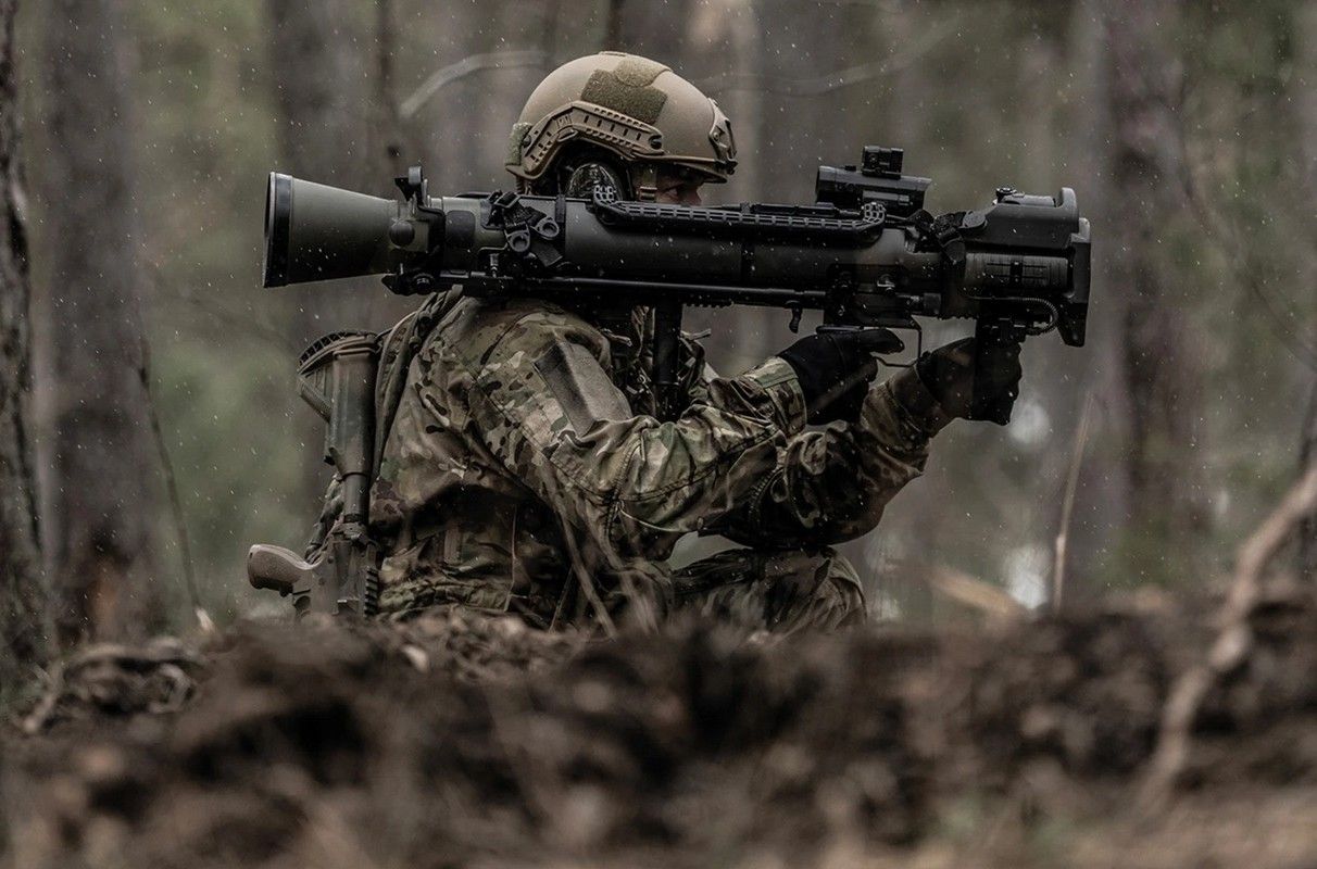 Carl-Gustaf M4 RD: легкий противотанковый гранатомет с дальностью выстрела более 2 км для уничтожения бронетехники и укреплений