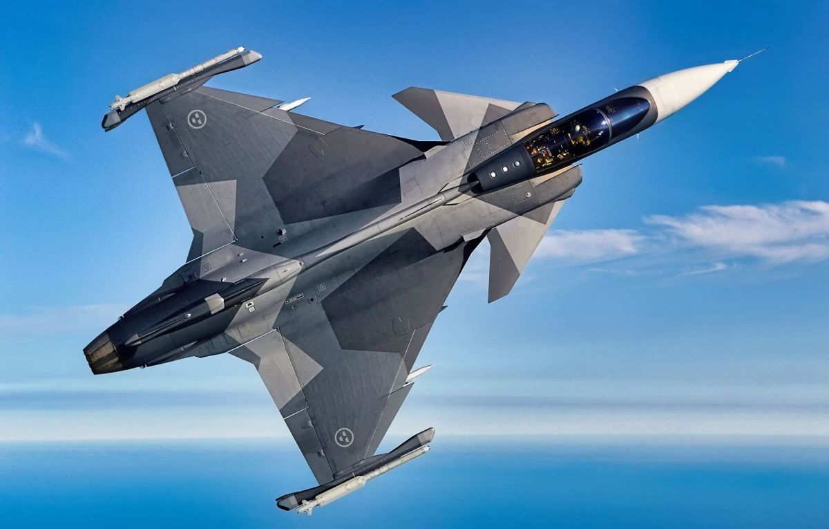 Швеция готовит для Украины пакет военной помощи куда войдут истребители Gripen и ракеты Meteor дальность поражения до 200 км