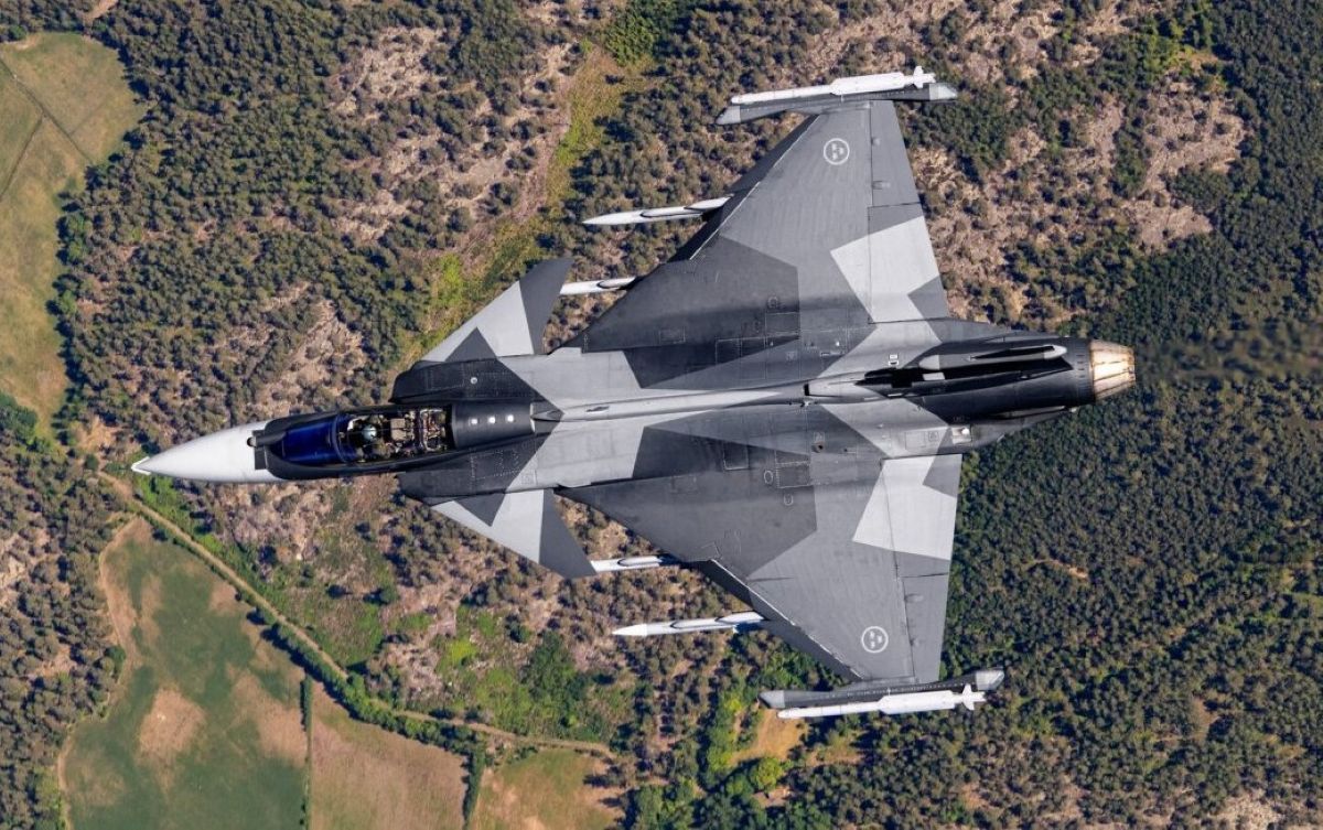 JAS 39 Gripen — шведский истребитель, который изменил представление о многоцелевых боевых самолетах