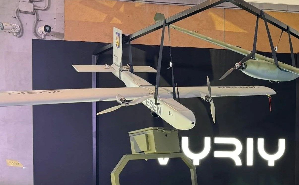 Дрон-матка «Вересень» расширяет дальность FPV-операций, обеспечивает защиту связи и работает как разведчик или ударный дрон
